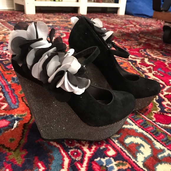 Wedges - Picture 1 of 8